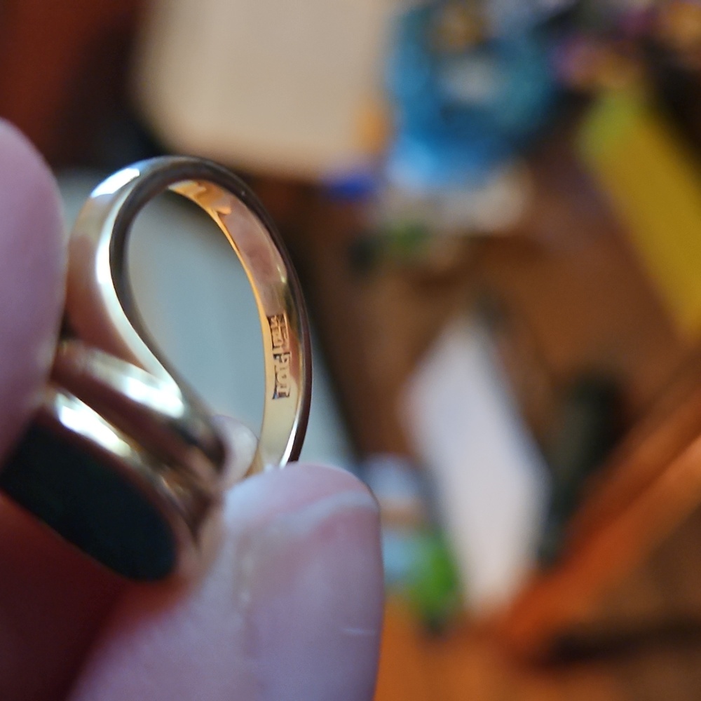 Black Australian opal 10 Kt Yellow Gold - Picture 8 of 9